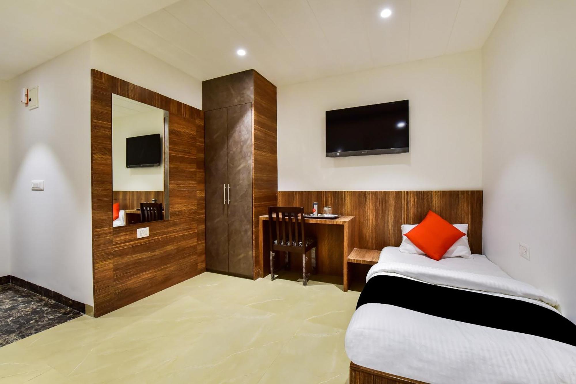 Capital O Maurya Inn Jodhpur  Exterior photo